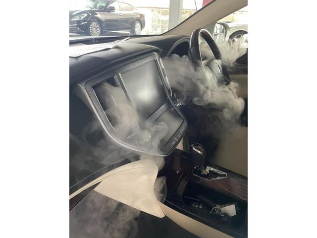 車のエアコンが臭い。クラウンマジェスタエアコン臭い。車のエアコンの臭いの原因の一つ車のエアコン内部エバポレーター洗浄。　全国施工可能店もご紹介。