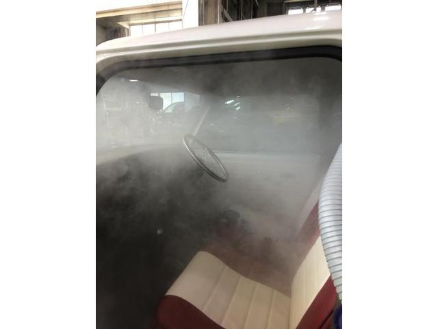 車エアコン臭い異臭！ミニクーパーエアコンフィルター交換ではエアコン臭いが消えなかった。　ミニクーパーエアコン臭いの原因はエアコンフィルターが湿気により生乾き臭いや、エアコン内部エバポレーターの汚れ、カビーーーーー