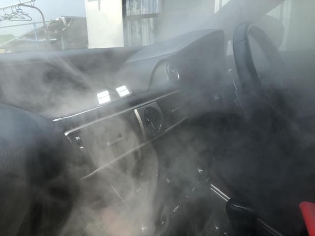 車のエアコン臭いレクサスISカーエアコン洗浄、エバポレーター洗浄、カーエアコンクリーニング、ダクト内除菌防カビ　車内除菌防カビ。　レクサスエバポレーター洗浄
