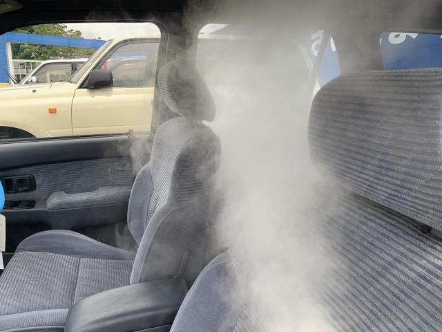 　全国のカーエアコン洗浄専門業者さんもご紹介。車のエアコン臭いの原因　ハイラックスサーフ185　エバポレーター洗浄、カーエアコン洗浄　トヨタハイラックスサーフ
