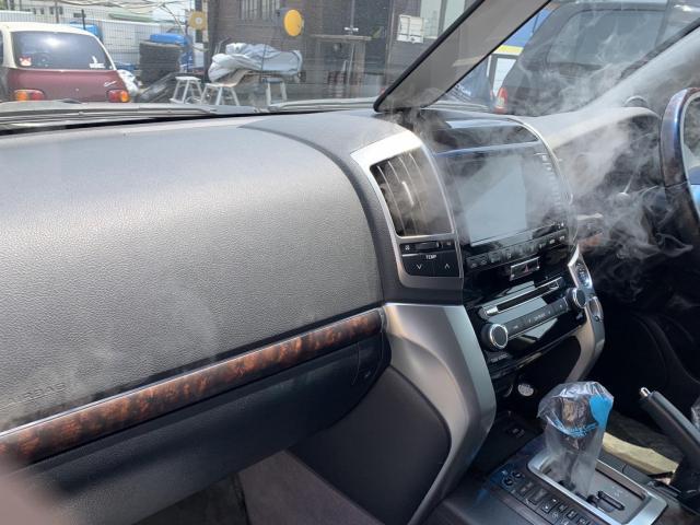 車のエアコン臭い洗浄方法　トヨタランドクルーザー200　車のエアコン臭いホコリぽい
なんかエアコンの送風口から飛んでくるなど車のエアコン掃除で