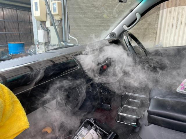 岐阜 名古屋 車のエアコン臭いハイエース ハイエースのエアコンからの臭いの原因は カーエアコンフィルター交換だけでは ホームエアコン クリーニングのようにエバポレーター洗浄 グーネットピット