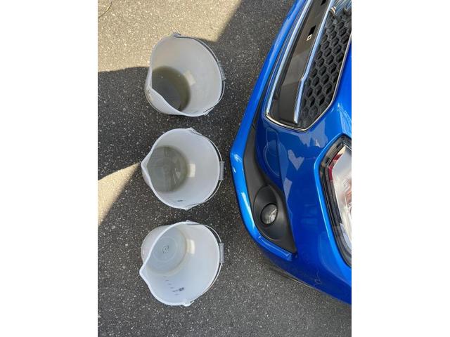 千葉県　車のエアコン臭い　スズキスイフトのエアコン洗浄　車のエアコン内部カーエアコンユニット内エバポレーター洗浄で　カビ臭　酸っぱい臭いの原因を洗い流します。