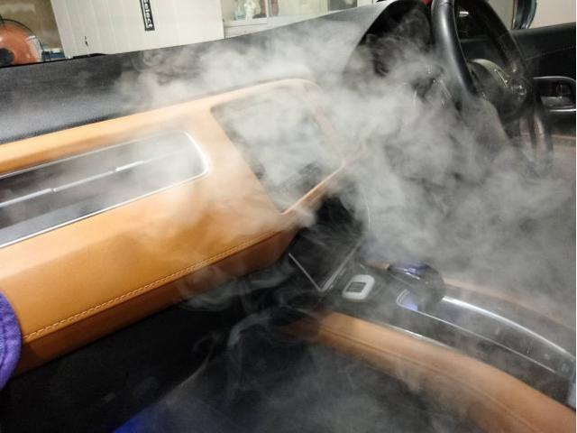 車のエアコン臭い　車のエアコンヤニ臭い　タバコ臭い　ヴェゼルエバポレーター洗浄後
カーエアコンクリーニング