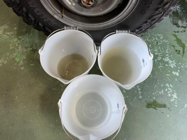 岐阜県、愛知県のスタッフがランクル　車のエアコンメンテナンス　ランクルエバポレーター洗浄でカーエアコン内部の汚れカビを洗い流します。
内視鏡付き洗浄工具と当社オリジナル工具でホームエアコンクリーニングのように洗浄