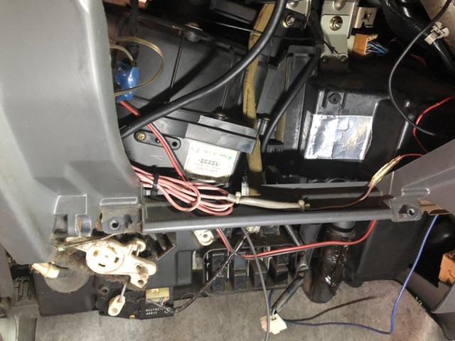 埼玉県にて　マツダ商用車　ボンゴエアコン風が弱いとご依頼
カーエアコンサービスステーションでカーエアコンガスクリーニングもしたようで
カーエアコンからの風の冷たさ、風量も激変したと
