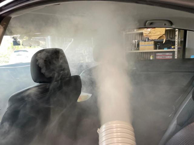 スバルレガシィカーエアコンメンテナンス、カーエアコンクリーニング、エバポレーター洗浄で車のエアコン臭いの原因、車の風量が弱くなる原因も改善　愛知県にて施工
全国のスタッフがお伺いします