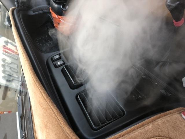 カーエアコンクリーニング株式会社　愛車のエアコン掃除屋さん　カーエアコン内部エバポレーター洗浄　車のエアコン内部洗浄でカーエアコンの臭いの原因を洗い流します。
福島県　宮城県　新潟県　栃木県　岩手県　カーエアコンクリーニング料金