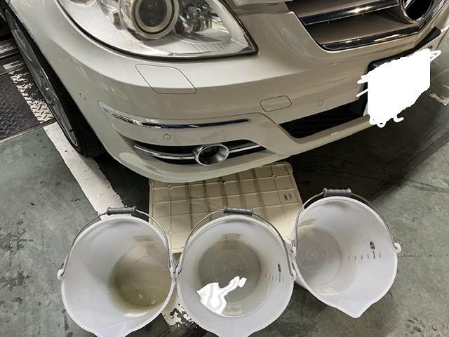 千葉県ベンツエアコンクリーニング　千葉県ベンツカーエアコン内部エバポレーター洗浄
ベンツB200中古車カーエアコンメンテナンス　全国のスタッフがお伺いします