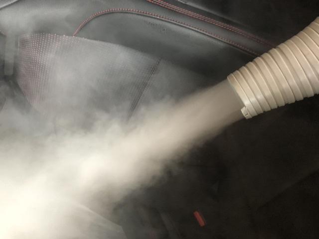 沖縄エアコン臭い カーエアコンクリーニングベンツ沖縄 沖縄のお客様にもカーエアコンクリーニング可能です 当社スタッフが施工にお伺い
カーエアコンの原理原則を理解している全国のスタッフがお伺いします