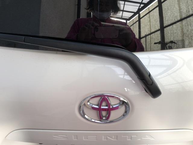 トヨタシエンタ車エアコン洗浄暖房時やエンジンのかけはじめに臭いがと
奈良県のお客様車のエアコン洗浄カーエアコンクリーニング株式会社