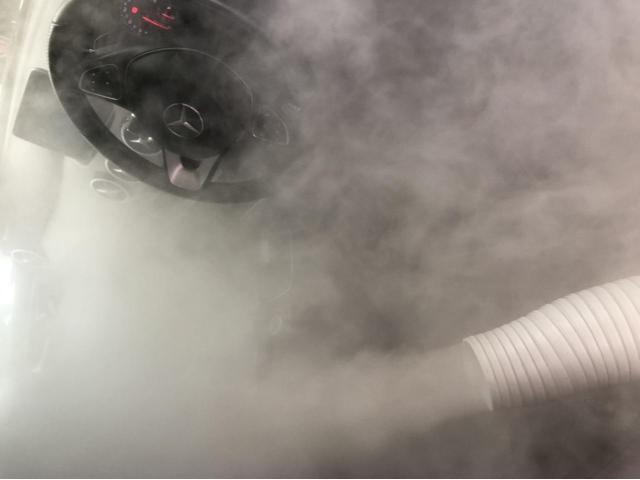 カーエアコンクリーニング埼玉県のお客様メルセデスベンツエアコンクリーニング車内
の空気を快適に　　メルセデスベンツエバポレーター洗浄埼玉県　エバポレーター洗浄埼玉県