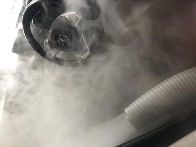 東京都カーエアコンクリーニング暖房臭い車のエンジンかけ始め匂いメルセデスベンツエバポレーター洗浄　持ち込みパーツ取り付けエアコン洗浄時フィルター交換無料