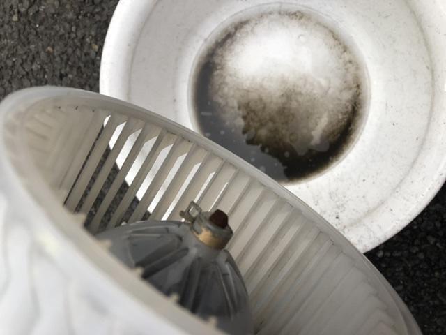 車のエアコン洗浄車のエアコン臭い車のエアコン風が弱い車のエアコン煖房臭いが気になるどカーエアコン臭いの原因を本格的に洗浄　全国のスタッフがお伺い今回は東京都世田谷区