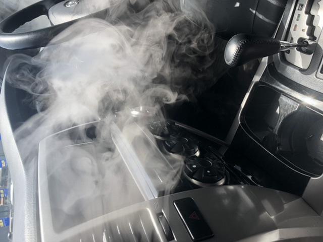 埼玉県カーエアコン洗浄料金はお客様へお伺いしても車内エバポレーター洗浄ダクト内除菌車内除菌セットで33000円。　カーエアコン洗浄料金比較輸入車38500円。