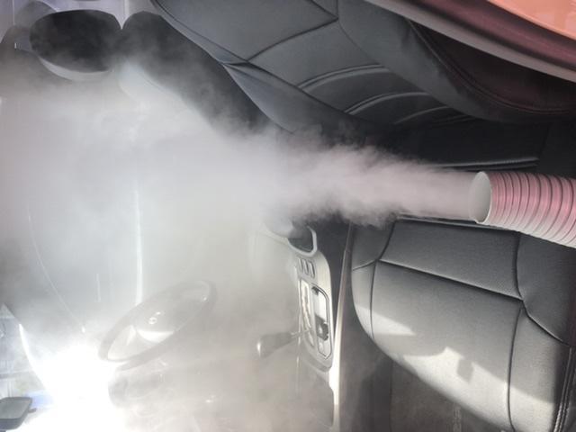 埼玉県カーエアコン洗浄料金はお客様へお伺いしても車内エバポレーター洗浄ダクト内除菌車内除菌セットで33000円。　カーエアコン洗浄料金比較輸入車38500円。