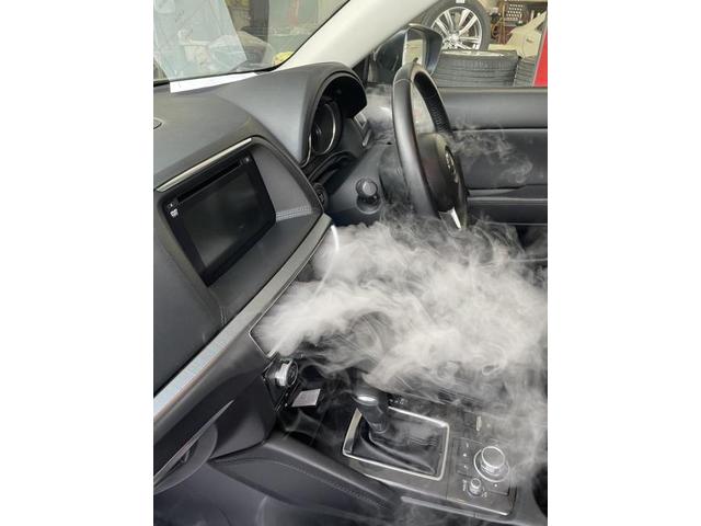 マツダCX-5カーエアコン洗浄でエアコンにおいの原因エバポレーターを本格的に洗浄
カーエアコンクリーニング株式会社愛車のエアコン掃除屋さんでは内視鏡付き洗浄工具と当社オリジナル工具で本格的に