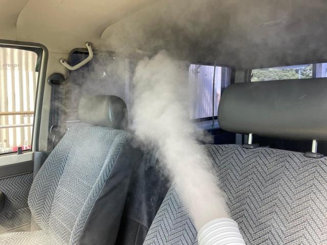 HZJ77トヨタ車ランクル70カーエアコン洗浄で車のエアコン内部エバポレーターなどカーエアコンメンテナンス　　沖縄から北海道までカーエアコンクリーニング（エバポレーター洗浄カーエアコン洗浄）全国どこでもお伺い可能です。