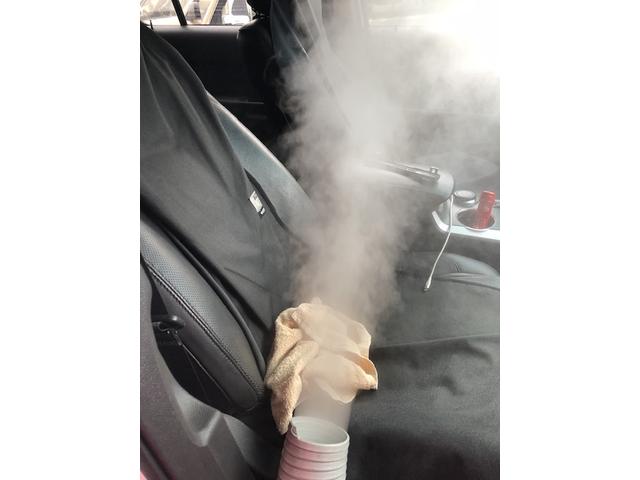 中古車フォードエクスプローラーエアコンからカビ臭が フォードエバポレーター洗浄もお任せください カーエアコン洗浄専門工具で全国施工可能 カーエアコン洗浄料金セット価格38500円税込み輸入車料金です。