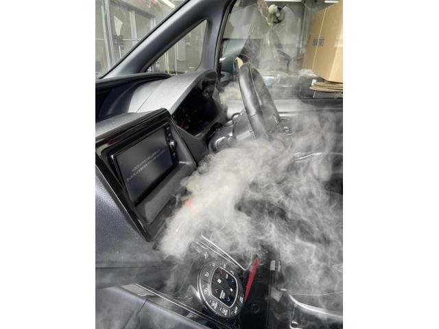 トヨタ　ノアの車のエアコン内部を本格的にエバポレーター洗浄　エバポレーター洗浄トヨタノア　ノア　クリーニング・清掃　カーエアコン洗浄動画