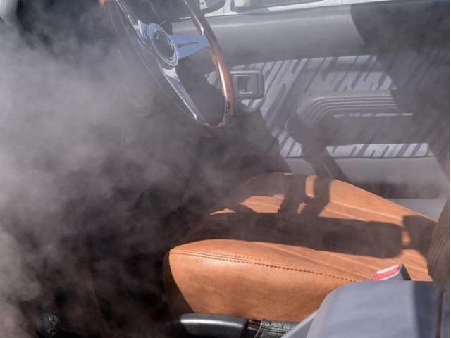 柏市　野田市　松戸市　車のエアコン　臭い　エアコン風がでないなど　
車のエアコン洗浄でカーエアコンメンテナンス　車のエアコン臭いの原因を本格的に洗浄　千葉県ランドクルーザープラド　クリーニング・清掃