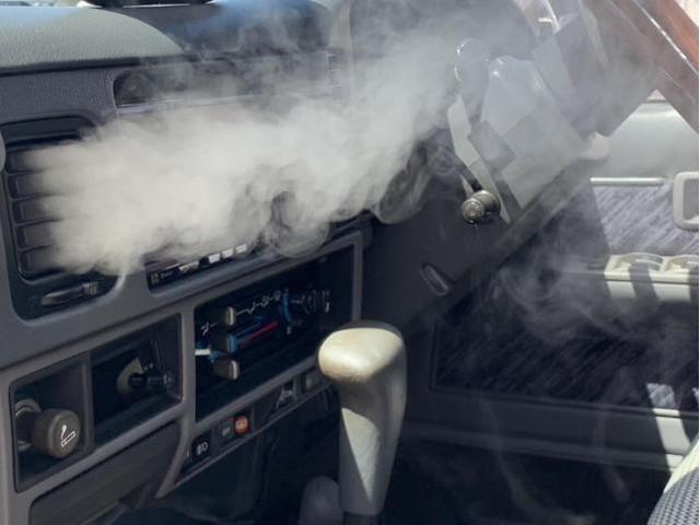 78プラドのエアコン内部エバポレーター洗浄　カーエアコンクリーニング　カーエアコン洗浄専門業者　78プラドエバポレーター交換がベストだがエアコン洗浄もお客ニーズ　ランドクルーザープラド　カーエアコン洗浄費用