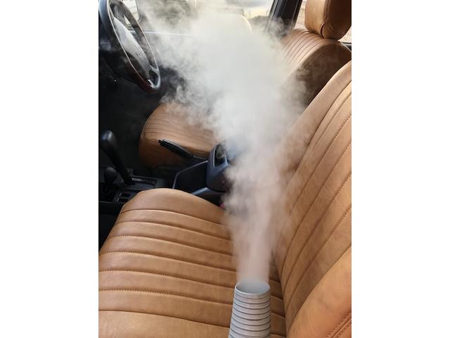【車のエアコいはどこからくるの？】本来の車のエアコン臭いの嗅ぐにはどうやるの？
答えは
ランドクルーザープラド　クリーニング・清掃　カーエアコン洗浄専門業者　愛車のエアコン掃除屋さん