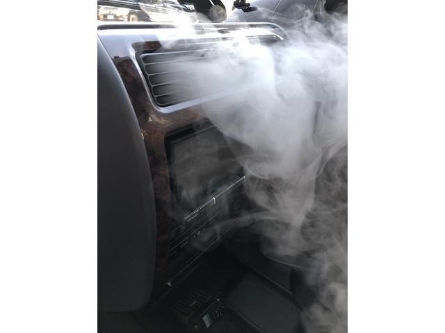 【車のエアコいはどこからくるの？】本来の車のエアコン臭いの嗅ぐにはどうやるの？
答えは
ランドクルーザープラド　クリーニング・清掃　カーエアコン洗浄専門業者　愛車のエアコン掃除屋さん