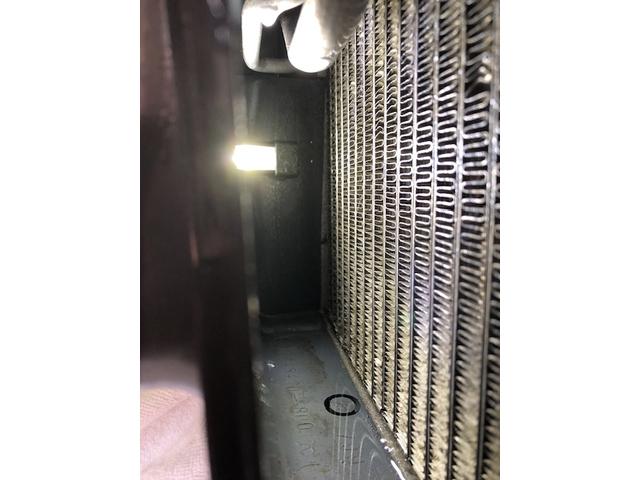 全国施工可能　カーエアコン洗浄専門業者　愛車のエアコン掃除屋さん　カーエアコンクリーニングを本格的に
内視鏡一体型洗浄工具オリジナル工具を使用しエアコン内部エバポレーターを見ながら
ランドクルーザー８０　車のエアコン洗浄料金