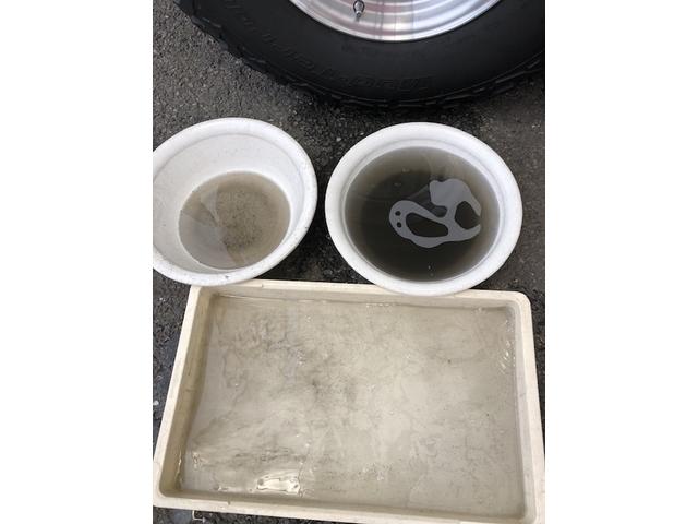 全国施工可能　カーエアコン洗浄専門業者　愛車のエアコン掃除屋さん　カーエアコンクリーニングを本格的に
内視鏡一体型洗浄工具オリジナル工具を使用しエアコン内部エバポレーターを見ながら
ランドクルーザー８０　車のエアコン洗浄料金