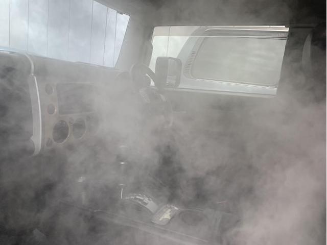 全国施工可能　出張費用もかかりません　中古車エアコン洗浄　中古車エアコン臭い　
カーエアコン洗浄専門業者　　エバポレーター洗浄を本格的に　ＦＪクルーザー　カーエアコンクリーニング