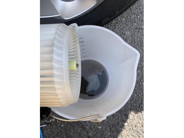 アメ車のエアコン効き アメ車エアコン洗浄 アメ車エバポレーター洗浄
車のエアコン内部を本格的に洗浄 愛車のエアコン掃除屋さん作業実績多数掲載中 
ジープ・ラングラー カーエアコンクリーニング料金 カーエアコンん洗浄費用