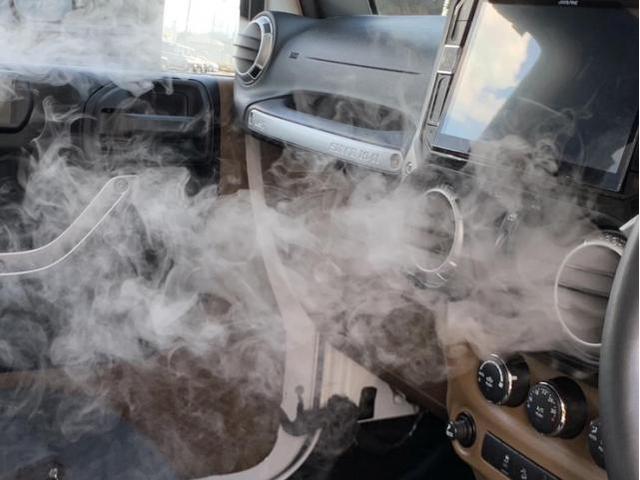 アメ車のエアコン効き アメ車エアコン洗浄 アメ車エバポレーター洗浄
車のエアコン内部を本格的に洗浄 愛車のエアコン掃除屋さん作業実績多数掲載中 
ジープ・ラングラー カーエアコンクリーニング料金 カーエアコンん洗浄費用