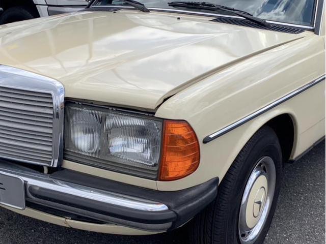 メルセデスベンツ　230E　カーエアコン画像　エバポレーター洗浄画像　
メルセデスベンツのエアコンメンテナンス　Ｅクラス　カーエアコンクリーニング
愛車のエアコン掃除屋さん全国施工可能　カーエアコン洗浄専門業者