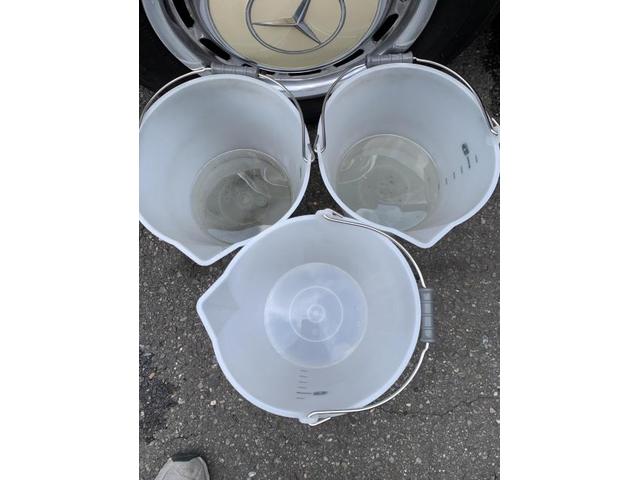 メルセデスベンツ　230E　カーエアコン画像　エバポレーター洗浄画像　
メルセデスベンツのエアコンメンテナンス　Ｅクラス　カーエアコンクリーニング
愛車のエアコン掃除屋さん全国施工可能　カーエアコン洗浄専門業者