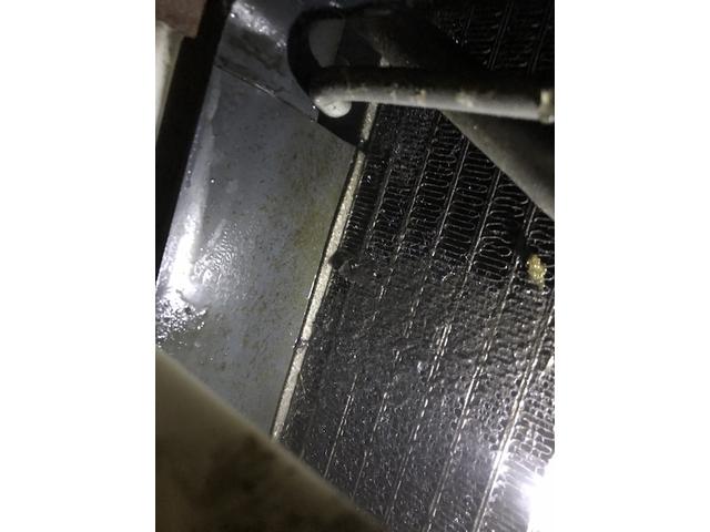 車のエアコンメンテナンス　カーエアコンクリーニング　カーエアコン風が弱い　エバポレーター洗浄動画
カーエアコン洗浄専門業者　ランドクルーザー８０　クリーニング・清掃　ランドクルーザー