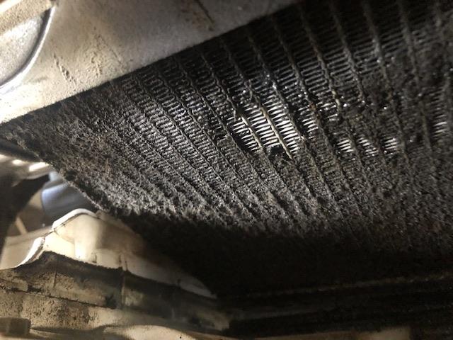 エアコンの風が出ない　トラック　ダンプ　エアコンの風がでなにのは　エバポレーターつまり　
エバポレーター交換前に　エバポレーター洗浄　エバポレーター洗浄費用　デュトロ　クリーニング・清掃
全国施工可能　愛車のエアコン掃除屋さん