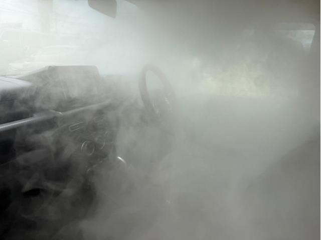 ジムニー　エアコンフィルター　ジムニえーエアコン臭い　カーエアコン洗浄　車のエアコン臭い　原因
カーエアコンクリーニング　エバポレーター　スズキ　ジムニー　クリーニング・車内消臭　エバポレーター洗浄