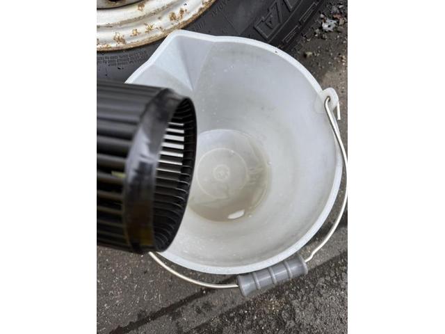 ジムニー　エアコンフィルター　ジムニえーエアコン臭い　カーエアコン洗浄　車のエアコン臭い　原因
カーエアコンクリーニング　エバポレーター　スズキ　ジムニー　クリーニング・車内消臭　エバポレーター洗浄