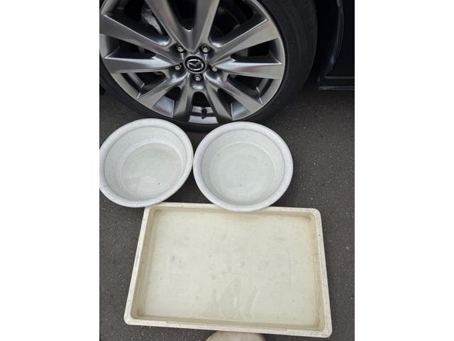 愛車のエアコン洗浄方法　愛車のエアコン臭い　愛車のエアコン掃除屋さんは内視鏡一体型洗浄工具オリジナル工具を使用　カーエアコンクリーニング　マツダ　ＭＡＺＤＡ３セダン　クリーニング　埼玉　千葉　東京　神奈川 