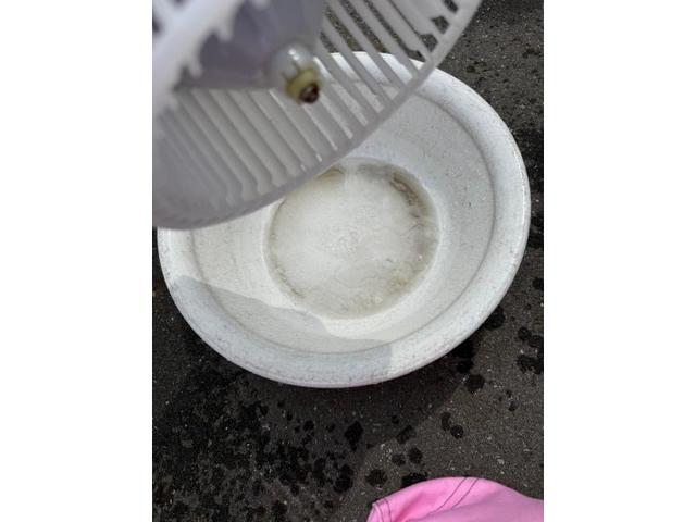 愛車のエアコン洗浄方法　愛車のエアコン臭い　愛車のエアコン掃除屋さんは内視鏡一体型洗浄工具オリジナル工具を使用　カーエアコンクリーニング　マツダ　ＭＡＺＤＡ３セダン　クリーニング　埼玉　千葉　東京　神奈川 