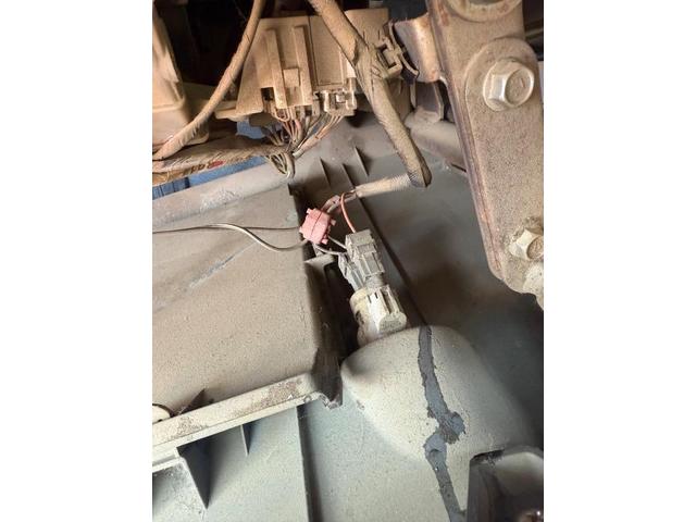 トラック　エアコン　風がでない　トラックのエアコン風量修理　エバポレーター詰まり　エバポレーター洗浄
愛車のエアコン掃除屋さん　カーエアコンクリーニング　三菱ふそう　キャンター　クリーニング・清掃　　エアコン修理
