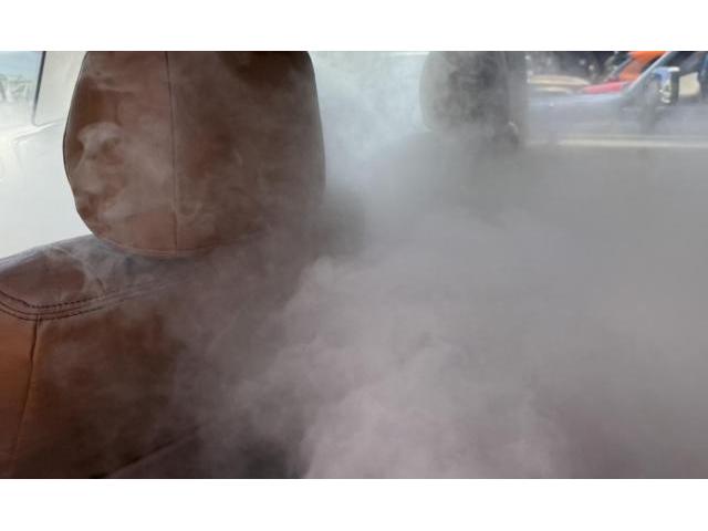 中古車の臭いのお悩み改善　中古車の臭い　エアコン臭い　車のエアコン内部洗浄　本格的なエバポレーター洗浄はカーエアコンクリーニング専門工具　エバポレーター洗浄専門工具　愛車のエアコン掃除屋さんトヨタ　ハイラックスサーフ　クリーニング・清掃