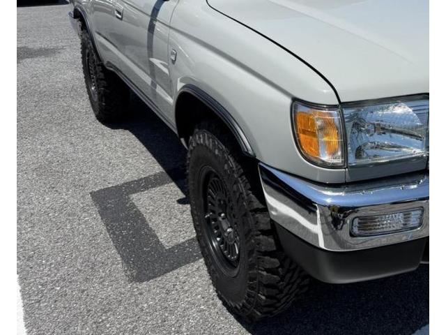 中古車の臭いのお悩み改善　中古車の臭い　エアコン臭い　車のエアコン内部洗浄　本格的なエバポレーター洗浄はカーエアコンクリーニング専門工具　エバポレーター洗浄専門工具　愛車のエアコン掃除屋さんトヨタ　ハイラックスサーフ　クリーニング・清掃