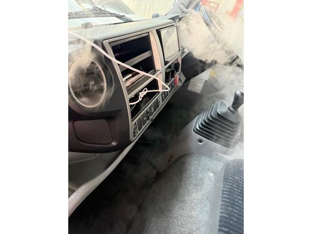 積載車 エアコン 積載車のエアコン風出ない原因 エバポレーター トラックエバポレーター 施工時間も約2時間 車のエアコン洗浄 全国施工可能 日野 デュトロ 電装系修理 カーエアコンクリーニング
