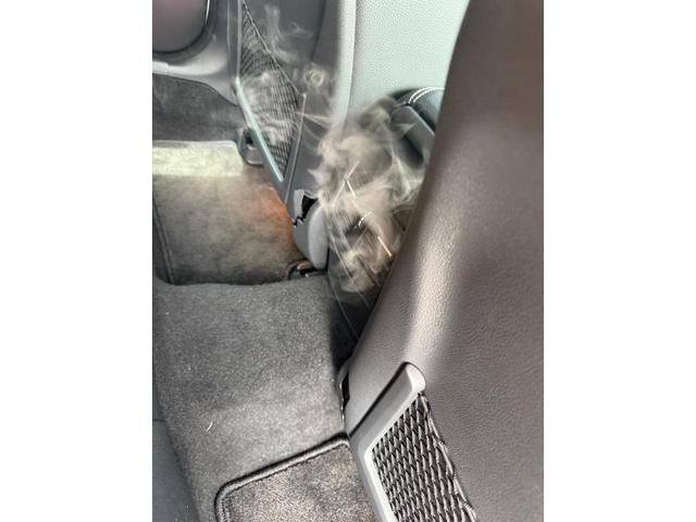 ベンツ　CLA250 エアコン臭い　ベンツエバポレーター洗浄　車のエアコン臭いの原因　愛車のエアコン掃除屋さん　カーエアコンクリーニング株式会社　ベンツエアコン掃除　メルセデス・ベンツ　ＣＬＡクラス　電装系修理　車内クリーニング