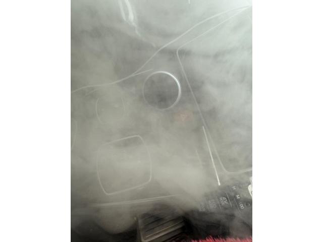 エスクァイアエアコンフィルター交換やり方　エスクァイア中古車エバポレーター洗浄金額　エバポレーター洗浄料金比較　車内クリーニング　エバポレーター洗浄　車のエアコン臭いの原因　　トヨタ　エスクァイア　電装系修理