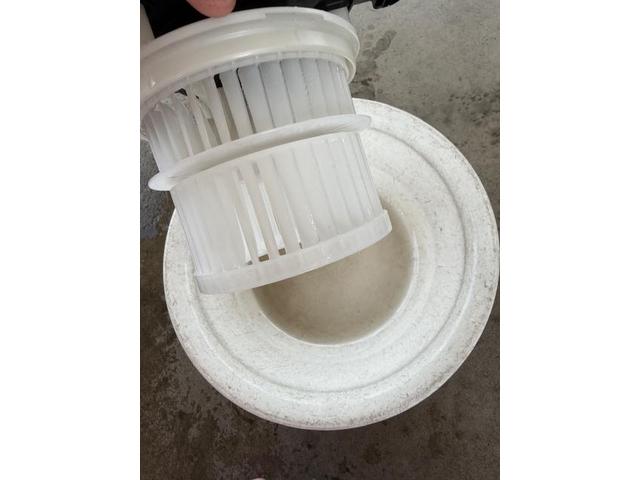 マツダCX8エアコンフィルター交換　車のエアコン洗浄　エアコン効きを改善　車内空気を快適に　エバポレーター洗浄　車のエアコン洗浄専門業者　エバポレーター洗浄専門業者　マツダ　ＣＸ－８　電装系修理