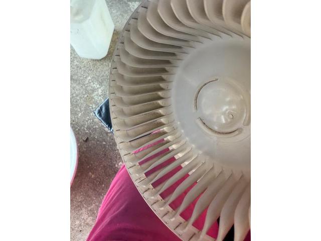 レクサス　エアコンフィルター交換　レクサスエアコン使い始めの臭い　エアコン臭い　エバポレーター洗浄　カーエアコンクリーニング　愛車のエアコン掃除屋さん　レクサス　ＧＳ　電装系修理　カーエアコンクリーニング専門業者　