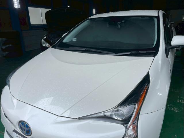 プリウス　エアコンかけはじめの臭い　エアコンフィルター交換だけでは臭いがなくならい　プリウスエアコン本格的に洗浄　トヨタ　プリウス　電装系修理　エバポレーター洗浄　愛車のエアコン掃除屋さん　